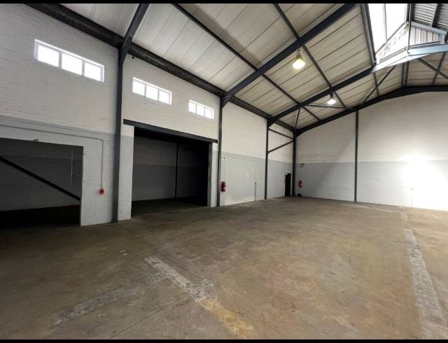 752M² WAREHOUSE TO LET IN AIRPORT INDUSTRIA